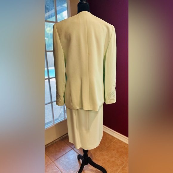 Valerie Stevens Skirt Suit Set Size 12 | Mint Green | Embroidered Blazer - Picture 2 of 14